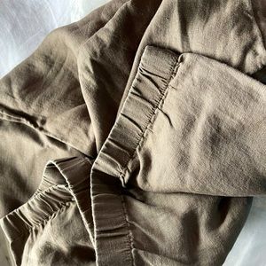 Sending toThredUp soon! J.Jill Linen Peat Sz.4x. Crops w/pockets.BNIB